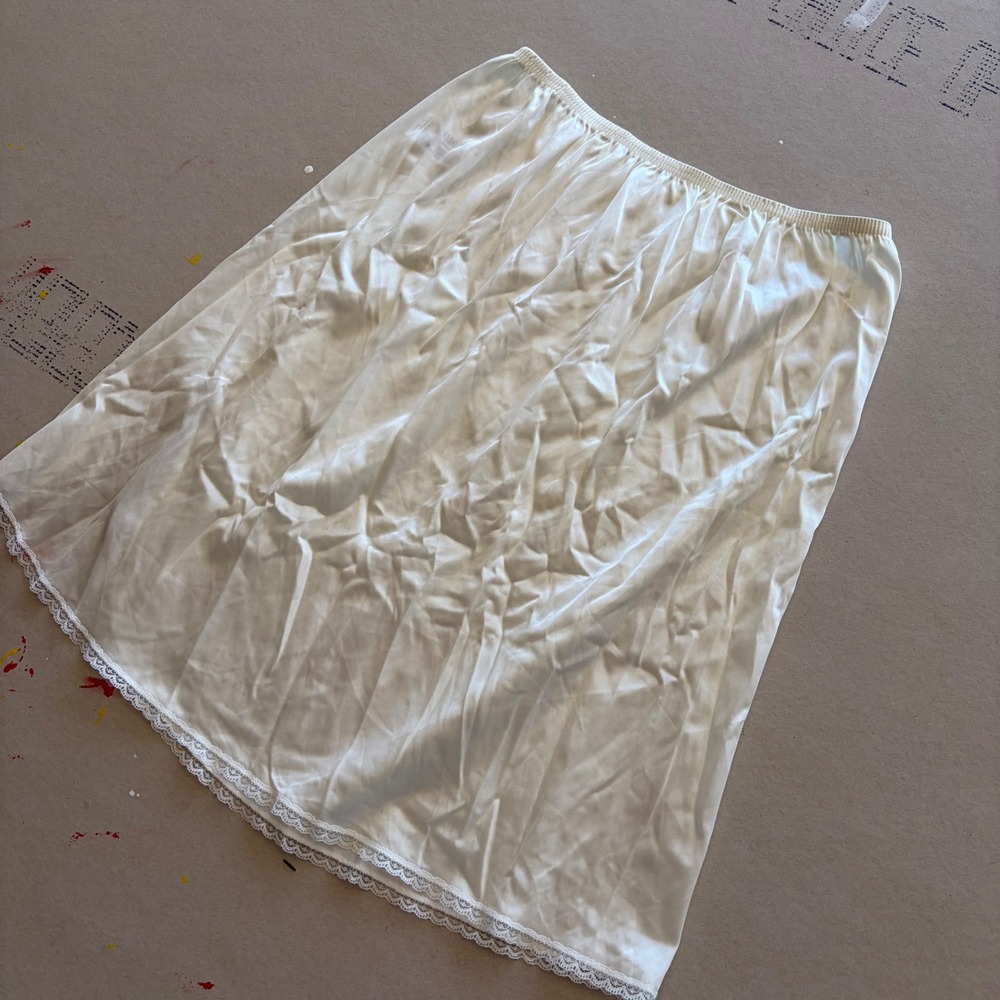 Vintage Vassarette White Lace Trim Half Slip Skirt